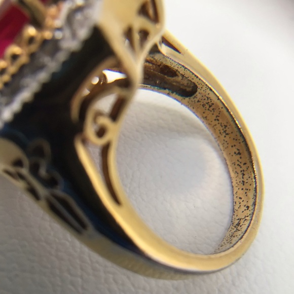 Oh So FABULOUS! Vintage pinky ring, size 5. Pink. - Picture 4 of 10